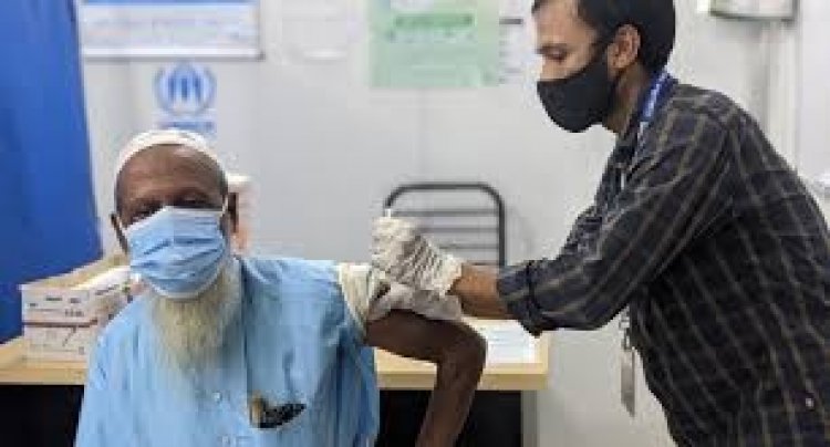 চলতি মাসে ষাটোর্ধ্ব ব্যক্তিদের বুস্টার ডোজ শুরু: স্বাস্থ্যমন্ত্রী