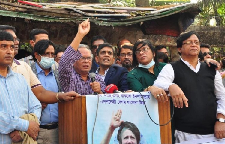 মুরাদের মতো প্রধানমন্ত্রীর ক্যাবিনেটকেও রাস্তায় শুয়ে থাকতে হবে: রিজভী