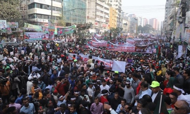 বিএনপির শোভাযাত্রায় নেতাকর্মীর ঢল