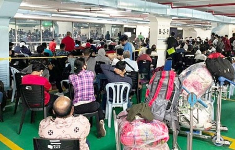 ৩১ ডিসেম্বরই শেষ বৈধকরণ ও দেশে প্রত্যাবর্তন, মালয়েশিয়া বিমান বন্দরে চরম ভোগান্তি