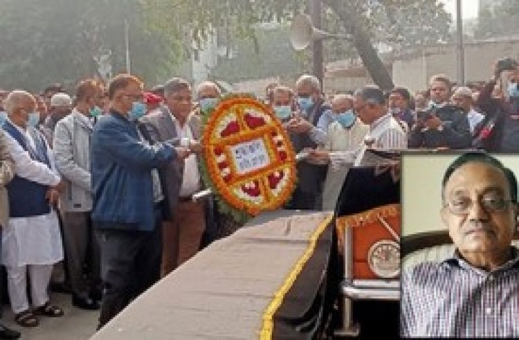 জাতীয় প্রেস ক্লাবে রিয়াজ উদ্দিন আহমেদের কফিনে শ্রদ্ধা