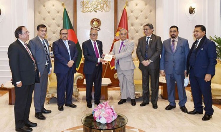 প্রধান বিচারপতির  প্রেসিডেন্ট মো. আব্দুল হামিদের সঙ্গে বিদায়ী সাক্ষাৎ