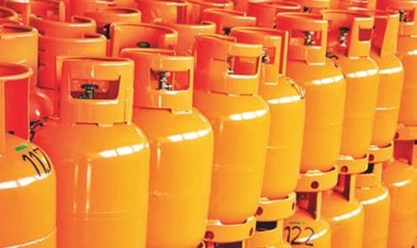 ১২ কেজির এলপিজির দাম কমলো ৫০ টাকা