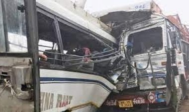 ভারতে বাস-ট্রাকের সংঘর্ষে নিহত ১৭