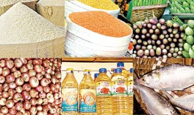 পেঁয়াজ-রসুনের দাম কমলেও বেড়েছে চাল-ডালের দাম