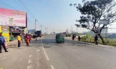 ব্রাহ্মণবাড়িয়ায় ১৪৪ ধারা: বাস বন্ধে দুর্ভোগে যাত্রীরা