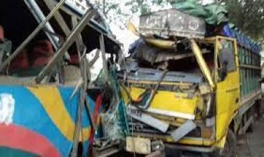 নাটোরে ত্রিমুখী সংঘর্ষে কাঠ ব্যবসায়ীসহ নিহত ২