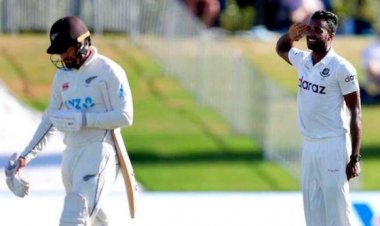  ব্যাট হাতে বিরল এক রেকর্ড গড়ে আলোচনায় এবাদত