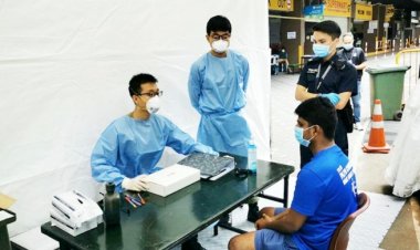 সিঙ্গাপুরে চাকরি হারাতে পারেন টিকা না নেওয়া কর্মীরা