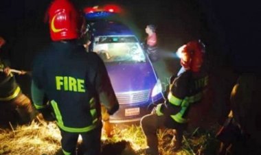 মাইক্রোবাস খাদে পড়ে দুই পুলিশ কর্মকর্তা নিহত