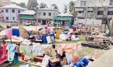 পটুয়াখালীতে পুনর্বাসন না করে উচ্ছেদ: পথে বসছে শত শত পরিবার