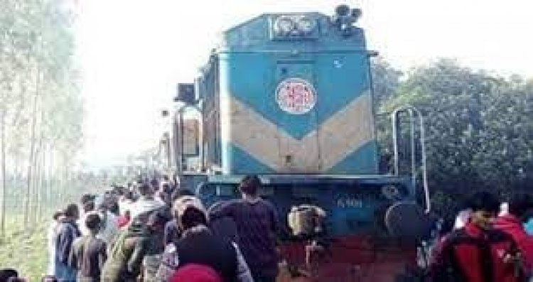 ইঞ্জিন বিকল হওয়ায় উত্তরবঙ্গে রেল যোগাযোগ ২ঘন্টা পর চালু