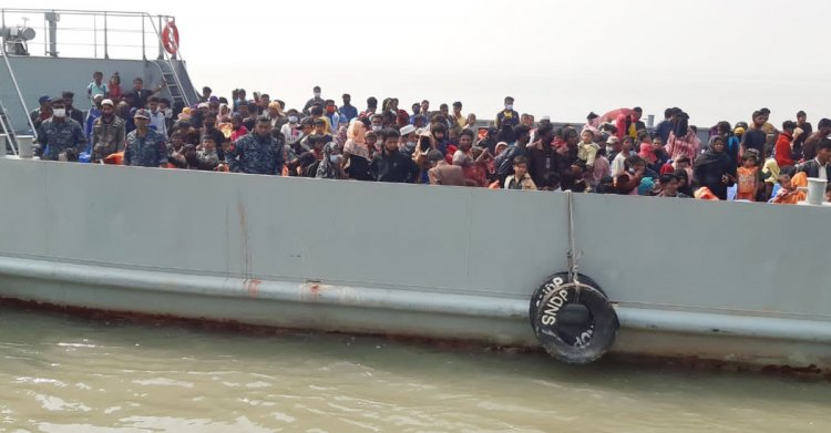 ভাসানচরের পথে আরও ১৯০৪ রোহিঙ্গা