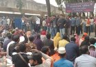 চাকরি স্থায়ীর দাবিতে কমলাপুরে গেটকিপারদের অনশন