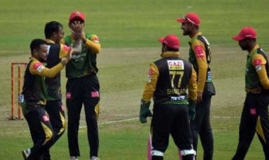 মাহমুদউল্লাহর দুর্দান্ত ব্যাটিংয়ে বড় সংগ্রহ পেল ঢাকা