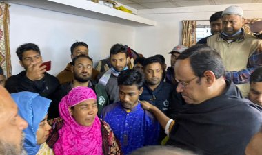 গুলিতে নিহত যুবদল নেতা আকবর আলীর পরিবারের পাশে টুকু