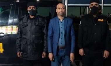 সাংবাদিক তৈরির ‘প্রতারণাকারী’ আজগর আটক