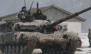 বুধবার হামলার আশঙ্কায় ঐক্যের ডাক ইউক্রেনের প্রেসিডেন্টের