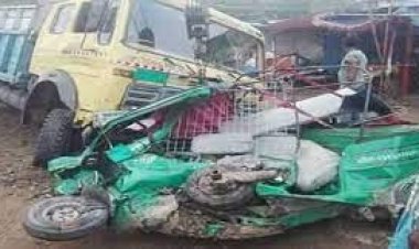 কুমিল্লায় ট্রাকচাপায় সিএনজি অটোরিকশার ৫ যাত্রী নিহত