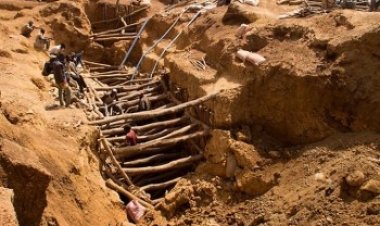 বুরকিনা ফাসোতে সোনার খনিতে বিস্ফোরণ, নিহত ৬০