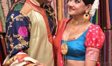 ফের হাতে হাত রাখলেন তথাগত-দেবলীনা