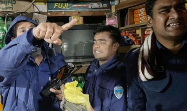 ব্যবসায়ীর টাকা ছিনতাই, ৩ পুলিশ সদস্য আটক