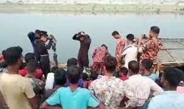 ব্রহ্মপুত্র নদে ঘুরতে গিয়ে নৌকাডুবি, দুই শিশু নিখোঁজ