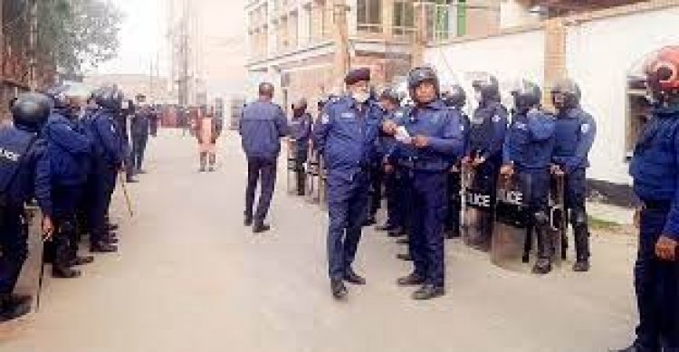 টঙ্গীতে শ্রমিক-পুলিশ সংঘর্ষ, ৩ কারখানা ছুটি ঘোষণা