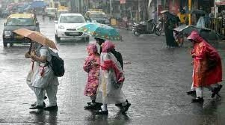 তেঁতুলিয়ায় গুঁড়ি গুঁড়ি বৃষ্টি, জনজীবন বিপর্যস্ত