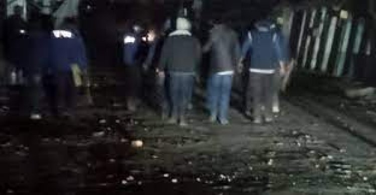 তরুণ-তরুণীর প্রেম নিয়ে দুই গ্রামবাসীর সংঘর্ষে আহত ৪