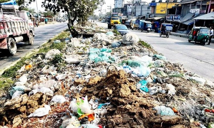 ঢাকা-চট্টগ্রাম মহাসড়ক নয়, যেন ময়লার ভাগাড়