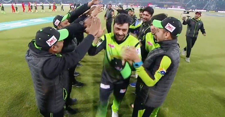 বাংলাদেশে আসার আগে পিএসএলে গার্ড অব অনার পেলেন রশিদ খান