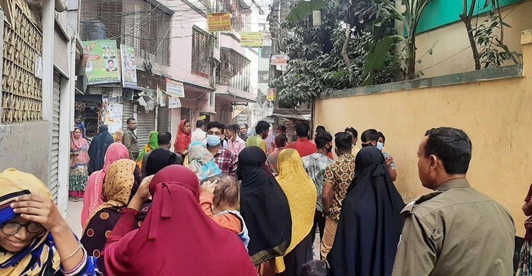 ঘোষণার পরও মিলছে না টিকা, ভোগান্তি নিয়ে ফিরছে মানুষ