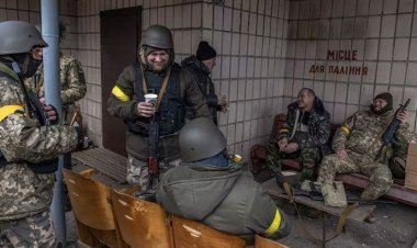 বিদেশি যোদ্ধাদের নাগরিকত্ব দেওয়ার ঘোষণা ইউক্রেনের