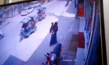 রাস্তায় বের হতেই শিশুকে নিয়ে পালালেন নারী