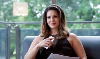  ঢাকায় সানি লিওনের সঙ্গে আরও যারা এসেছিলেন