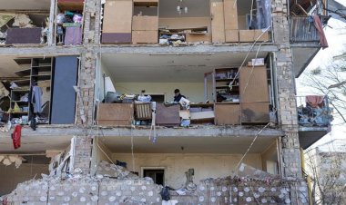  কিয়েভের আবাসিক ভবন-শপিংমলে হামলা, নিহত ৪