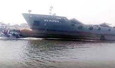  শীতলক্ষ্যায় লঞ্চডুবি: জাহাজের মাস্টারসহ ৮ জনের বিরুদ্ধে পরোয়ানা