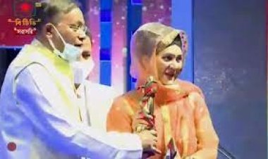  আনোয়ারাকে দিয়ে শুরু হলো জাতীয় চলচ্চিত্র পুরস্কার প্রদান