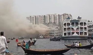 সদরঘাটে অ্যাডভেঞ্চার-৯ লঞ্চে আগুন