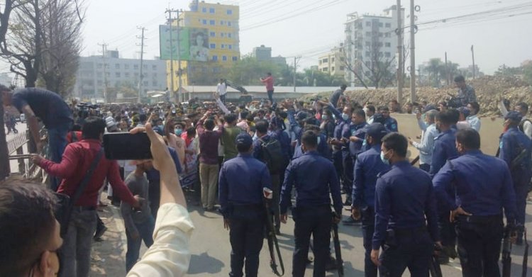 সাভারে বিএনপির মিছিলে পুলিশের বাধা ও লাঠিচার্জ