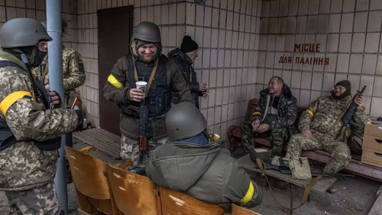 বিদেশি যোদ্ধাদের নাগরিকত্ব দেওয়ার ঘোষণা ইউক্রেনের