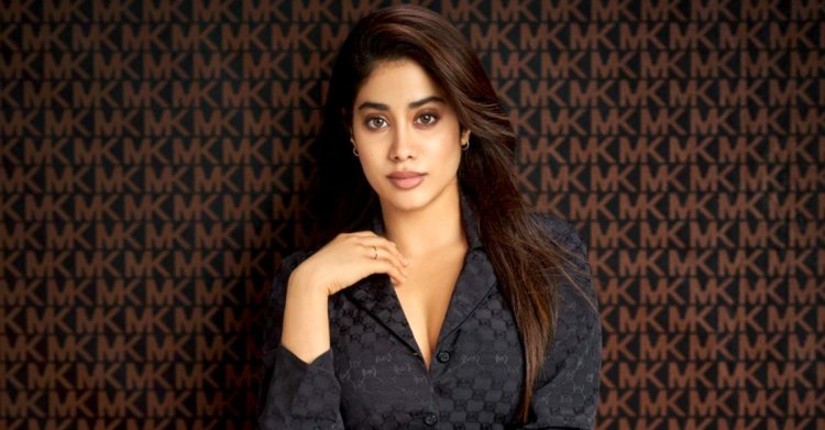  দুটি শব্দ রাতের ঘুম কেড়ে নিল শ্রীদেবী কন্যার