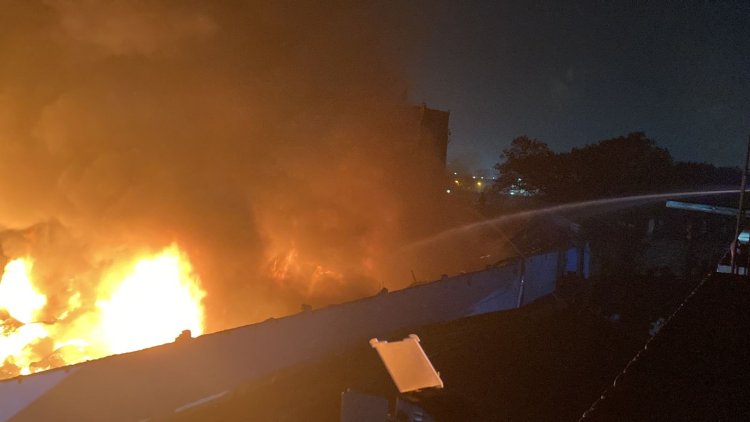  কলকাতায় কারখানায় আগুন, নিয়ন্ত্রণে আসেনি ১৪ ঘণ্টায়ও