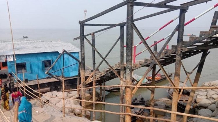 ৭ মাসেও সংস্কার হয়নি দুই সেতু, যাত্রীদের ভোগান্তি