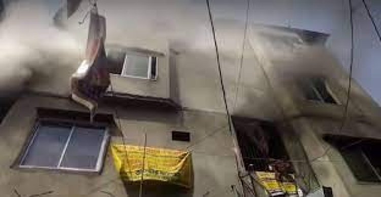 মিরপুরে সুতার গোডাউনে আগুন, নিয়ন্ত্রণে ৫ ইউনিট