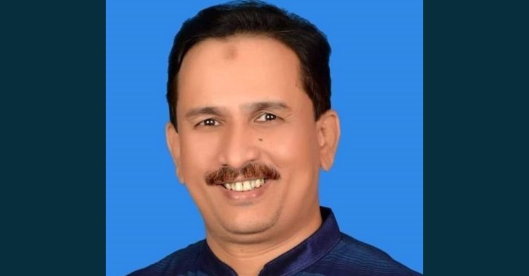 ঘুষি দিয়ে চেয়ারম্যানের নাক ফাটালেন প্রকৌশলী