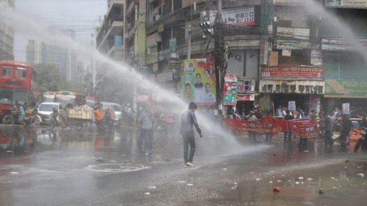 সংঘর্ষ-লাঠিচার্জে শেষ হলো বামজোটের হরতাল: কাল সারাদেশে বিক্ষোভ