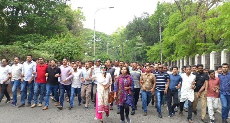 খালেদা জিয়াকে নিয়ে কটূক্তির প্রতিবাদে ছাত্রদলের মিছিল