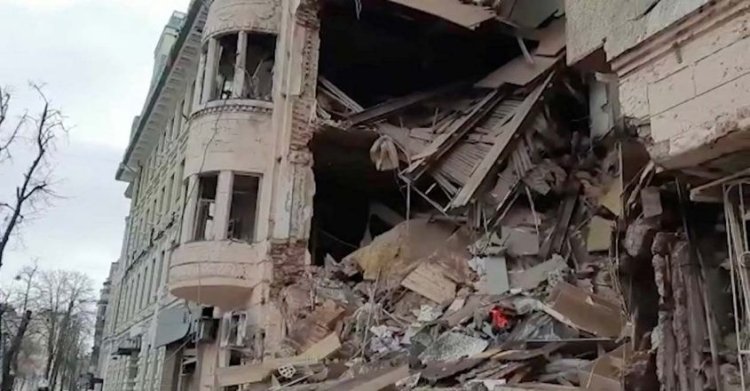 শান্তি আলোচনার মধ্যেই গোলাবর্ষণে কেঁপে উঠল কিয়েভ